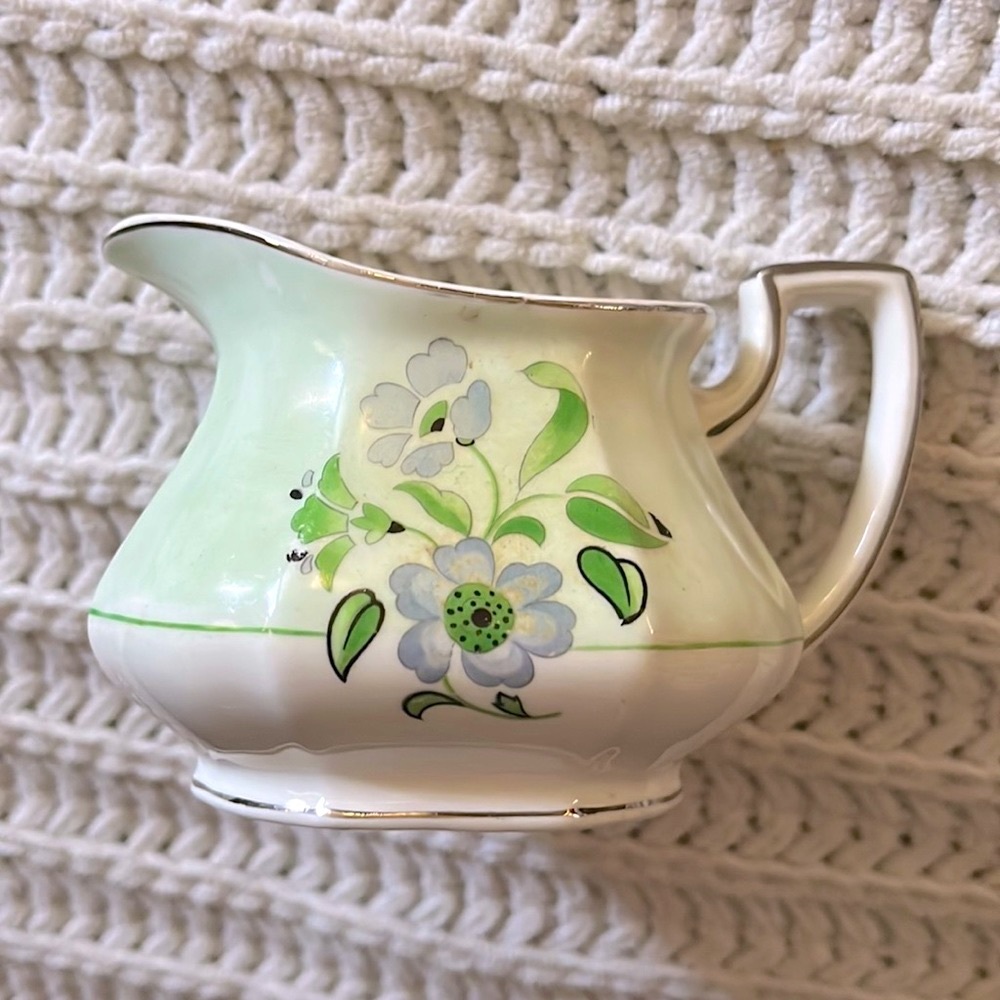 💚Ivory England Floral English Fine China Green Grey Gray Porcelain Creamer💚